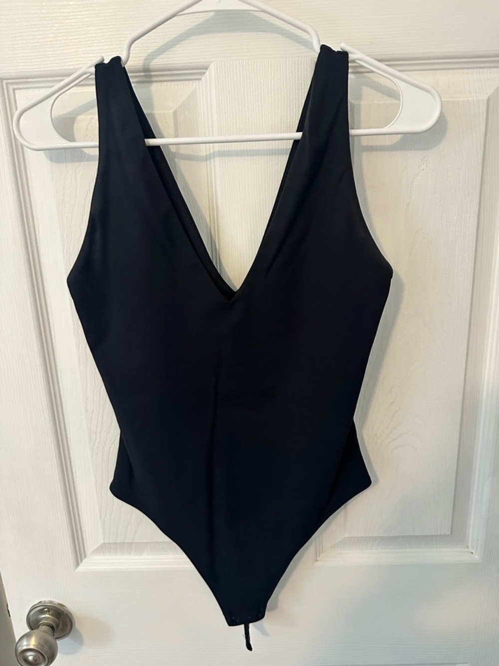 Babaton Contour V Neck Bodysuit